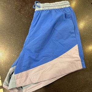 Lululemon Evergreen High Rise short 4.5in